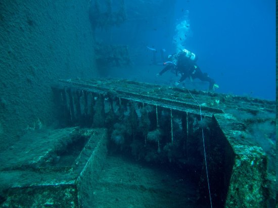 zenobia roncsbúvárkodás larnaca